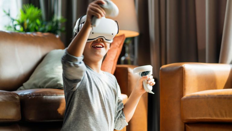Democratic Senators Push Against Meta’s Idea of Bringing the Metaverse to Teens