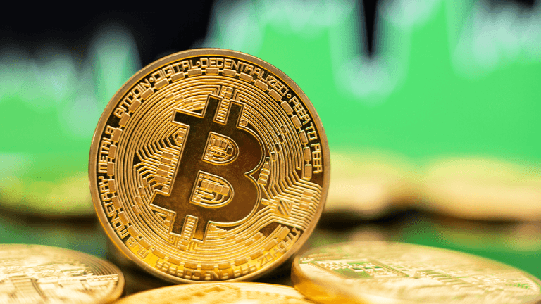 Bitcoin Price Watch: BTC Holds the Line at 0.5K—Is a Rally Imminent?