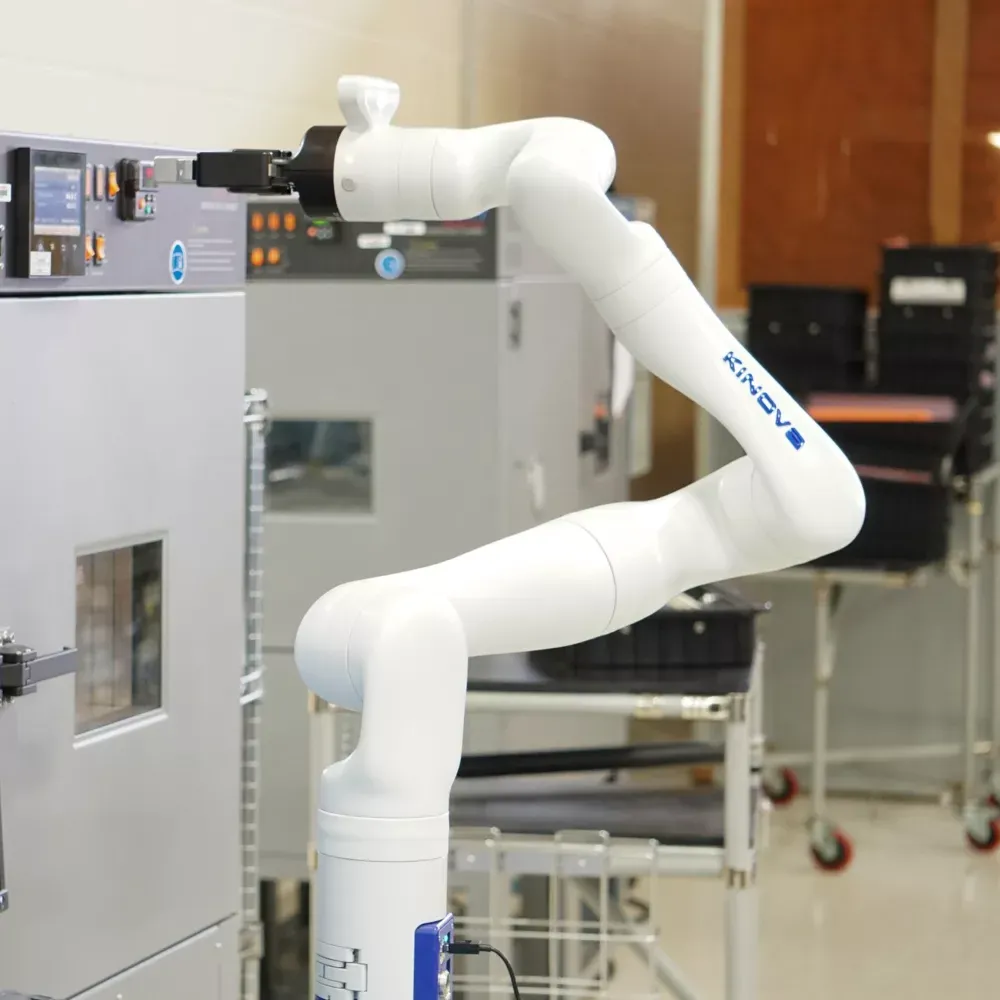 Роботизированная рука Kinova Gen3. Источник: Kinova Robotics. 